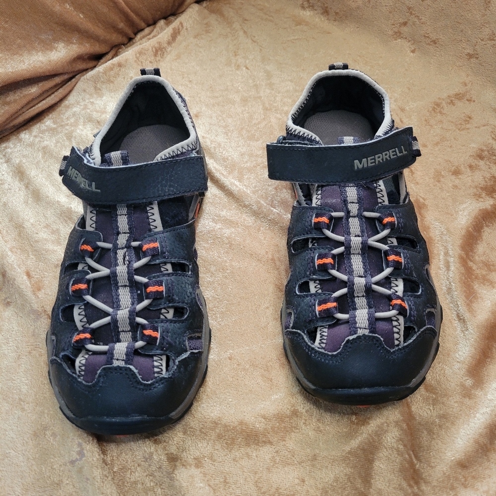 Kids Merrill hydro/hiking Shoes Sandals Size 4